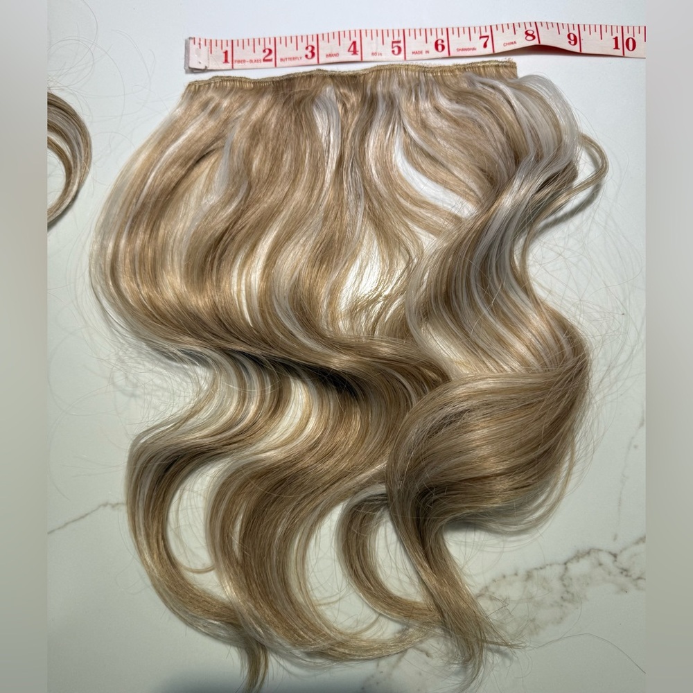 HAIR, Qty 4, 16” Wavy Clip or Halo Extensions, Blonde/Platinum - Picture 5 of 10